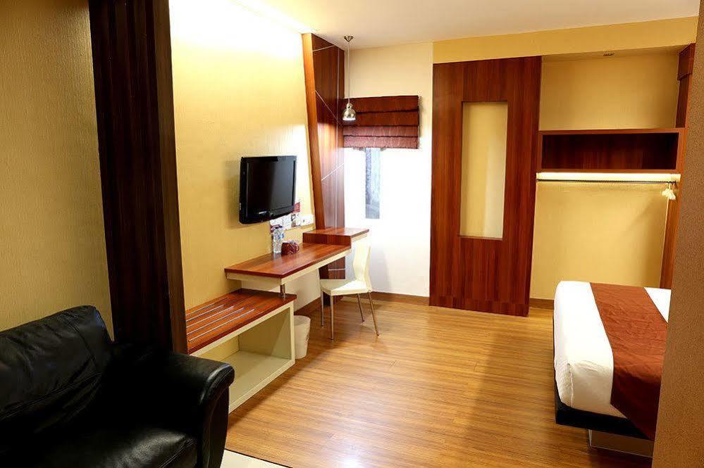 Citihub Hotel Yogyakarta Exterior foto